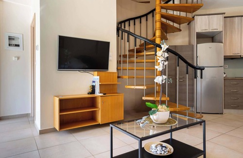 Avia Casa | Avia Blue Maisonettes - Beach View, up to 12ppl