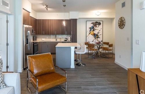 Greenacres Apartamento | Aviara Green - 'Penta' - 107 · 'Penta' at Aviara Green - Modern Apartment & Pool