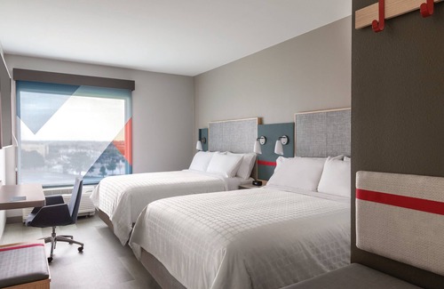 Traverse City Hotel | avid hotel Traverse City by IHG