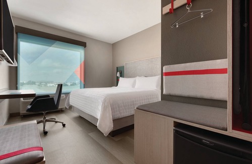 Traverse City Hotel | avid hotel Traverse City by IHG
