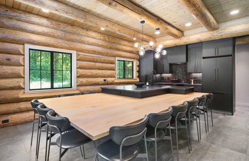 Deming Casa | Avlägsen Chalet: Modern Scandinavian Retreat w/ Hot Tub near Mt. Baker Ski Area