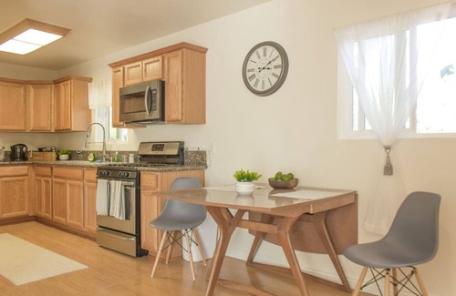 Camarillo Apartamento | AGUACATE ACRES APT w / Artículos de desayuno y WiFi rápido