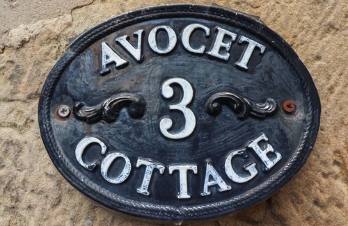 Waren Mill Cabaña | AVOCET COTTAGE, pet friendly, country holiday cottage in Bamburgh