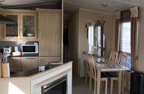 Tiddington Casa | Avon Caravan Park - Holiday Accommodation 2887