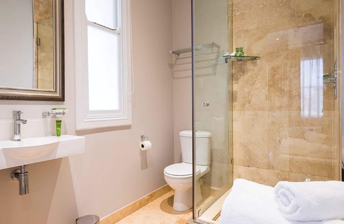Essenwood Hotel | Avondale Boutique Hotel