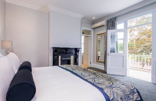 Essenwood Hotel | Avondale Boutique Hotel