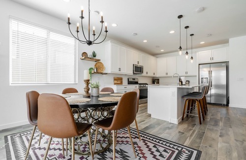 Tolleson Casa | Avondale Home - Modern Mountain View Oasis NEW Private Jacuzzi & Pool!