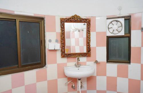 Lucknow Apartamento | Awadh Centrally located 1BR near Old Lucknow