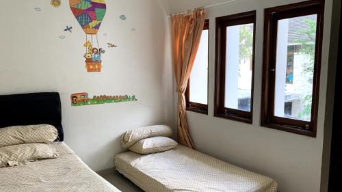 Yogyakarta Casa | Awana Dream Whole Villa, 4bedroom 10pax , 5min to Alun Alun, Kraton, Malioboro bdc