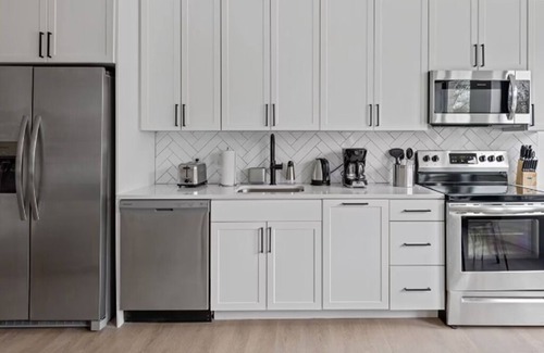 Takoma Apartamento | Award Rentals in Washington DC. Multiple levels of amenities and shared space.
