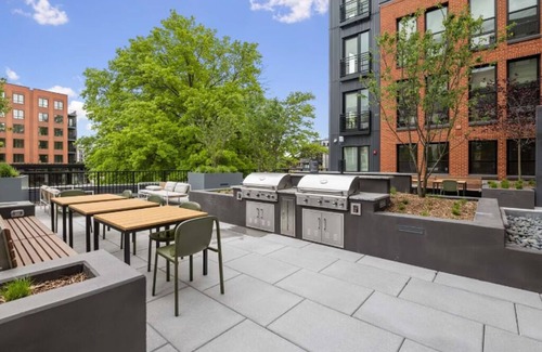 Takoma Apartamento | Award Rentals in Washington DC. Multiple levels of amenities and shared space.