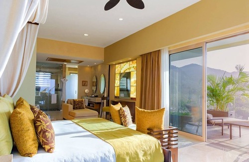 Zona sur Complejo | Award Winning 3-BD PH Panoramic View at Garza Blanca 5-Star Resort: W/Jacuzzi