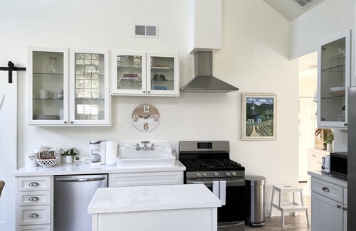 Jacksonville Casa | Award Winning Britt Bungalow in the Historical Heart of Jacksonville Oregon