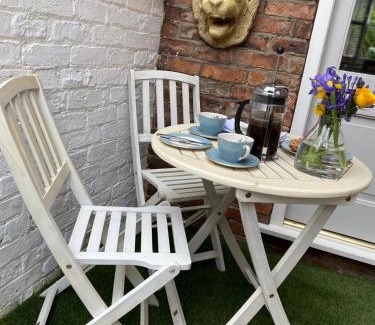 Alderley Edge Casa | Award Winning Elegant luxurious refurbished meticulous 3 Bed
