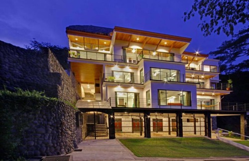 Esterillos Condominio | Galardonado condominio de lujo con vista al mar a 275 yardas de la playa