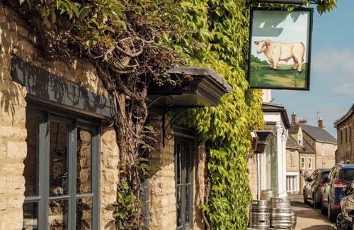 North Leigh Casa | Award Winning Luxury Cotswolds Retreat nr Estelle Manor. Wheelchair friendly.