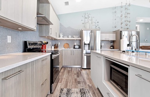 Crescent Beach Casa | CASA DE NUEVA CONSTRUCCIÓN! No te preocupes! ¡Listo junio de 2020! 8 dormitorios / 9 baños