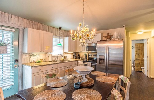 Laguna Beach Casa | AWaveFromItAll|Sleeps4|1Blk2Bch|DogOK|Patio