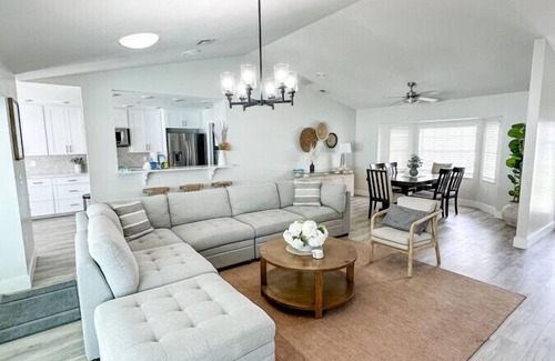 South Venice Casa | Away From It All near Venice Beach