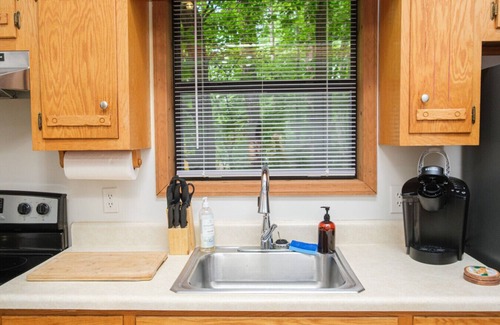 Blairsville Cabina | Awe-Inspiring Views, Fireplace, Patio & King Bed!