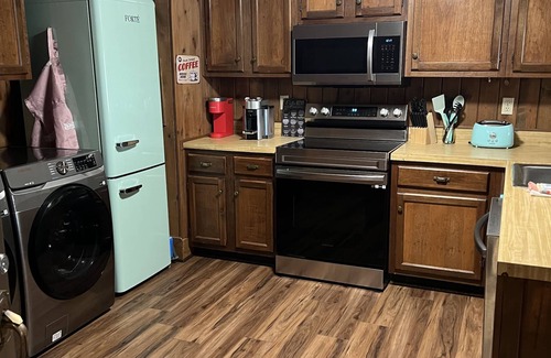 Snowshoe Casa | Awesome- 2 Kings- Pet friendly! WABASSO 17 ski-bike-in-out
