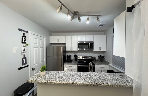 Charlotte Casa | Awesome 2BR Townhome w/KING bed & pool