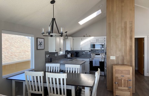 Nelscott Casa | Awesome 3bd 2bath 1490 sqft house with amazing ocean view!