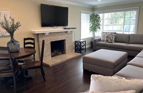 Hermosa Village Casa | Awesome 4 Bedroom, 3 1/2 Bath Home 1/2 Mile Walk To Disney