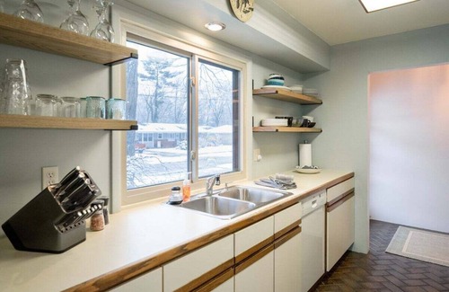 Beachwood-Bluffton Casa | Awesome 4-bedroom near Lake Michigan beaches!