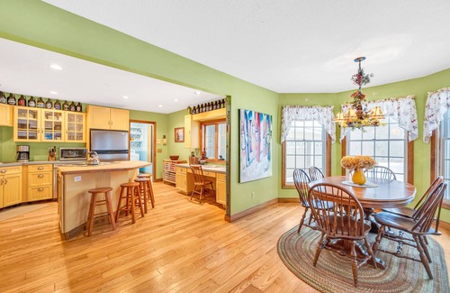 Boyne Falls Casa | Awesome, 5 bedroom, private Boyne Falls home close to Boyne Mountain.