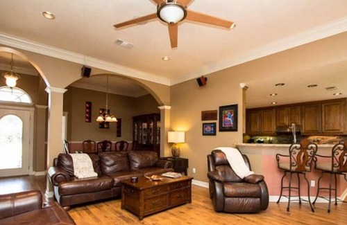 Woodland Hills Casa | Awesome Aggieland Getaway - Spacious Home - Gay Family