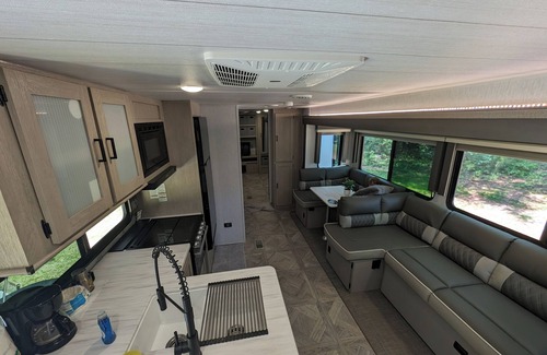 Fairburn Alquiler De RV | AWESOME AND FUN campground in Fairburn. GREAT FOR KIDS, CAMP FIRE, SWIMMING POOL