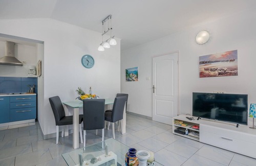 Stara Baska Apartamento | Impresionante apartamento en Stara.