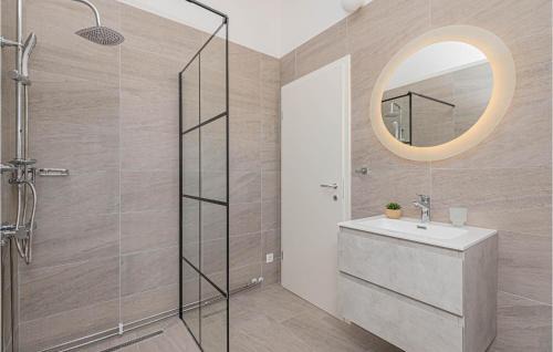 Bilice Apartamento | Awesome Apartment In Bilice With Wifi