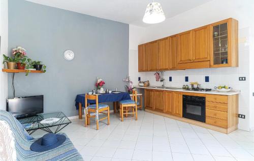 Castellabate Apartamento | Awesome Apartment In Castellabate Sa