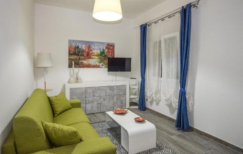 Comiso Apartamento | Awesome Apartment In Comiso With Kitchen