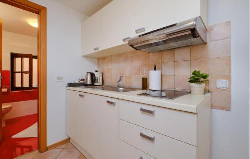 Cres Apartamento | Awesome Apartment In Cres With Wifi