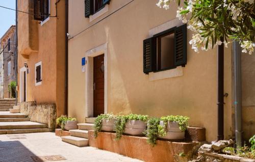Cres Apartamento | Awesome Apartment In Cres With Wifi
