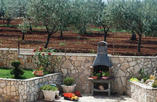 Galizana Apartamento | Awesome apartment in Galizana with 1 Bedrooms and WiFi