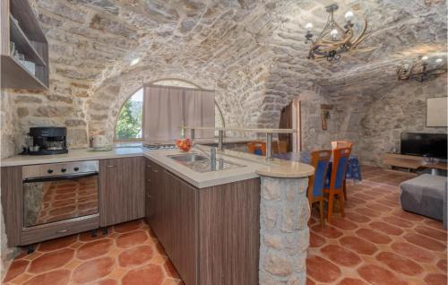 Grizane Apartamento | Awesome Apartment In Grizane With Wifi