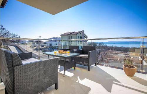 Zurkovo Apartamento | Awesome Apartment In Kostrena