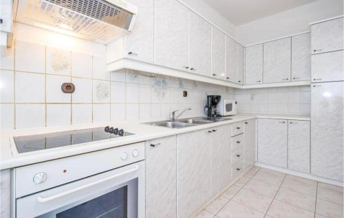 Kuceli Apartamento | Awesome Apartment In Matulji With Wifi