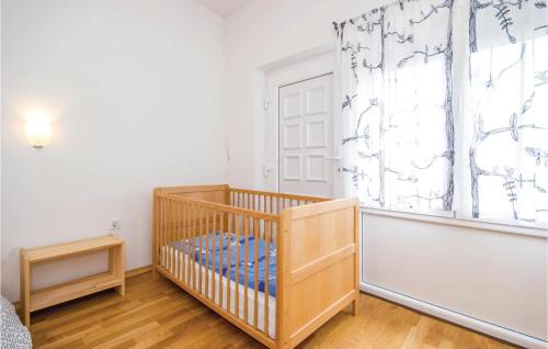 Kuceli Apartamento | Awesome Apartment In Matulji With Wifi