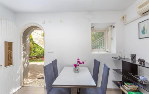 Municipality of Omisalj Apartamento | Awesome Apartment In Omisalj With Wifi