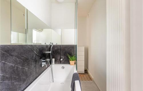 Pogorzelica Apartamento | Awesome Apartment In Pogorzelica