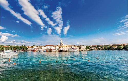 Krk Apartamento | Awesome Apartment In Pinezici With Wifi