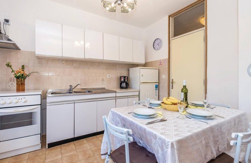 Sarsoni Apartamento | Impresionante apartamento en Rijeka con.