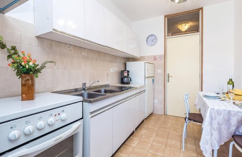 Sarsoni Apartamento | Impresionante apartamento en Rijeka con.