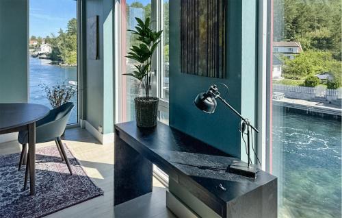 Arendal Apartamento | Awesome Apartment In Staubø With Wifi