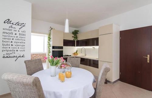 Sutivan Apartamento | Impresionante apartamento en Sutivan.